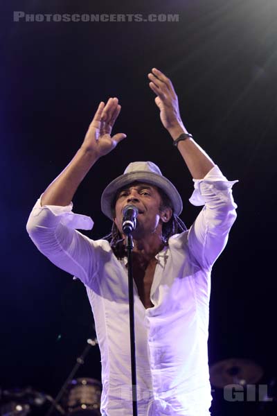 YANNICK NOAH - 2011-05-10 - PARIS - Place de la Bastille - 